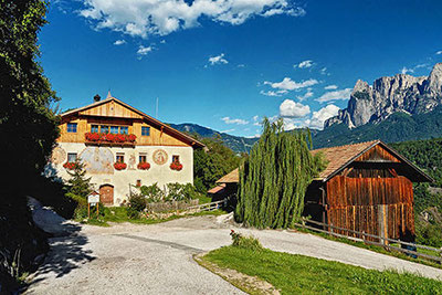 Lo Zuner Hof - gioiello storico con ristorante sul Renon