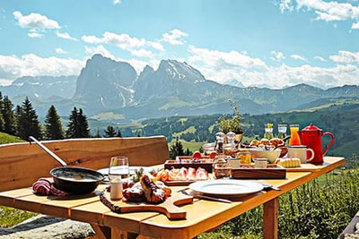 Wunderschöner Ausblick beim Hüttenbrunch auf der Tschötschalm auf der Seiseralm  