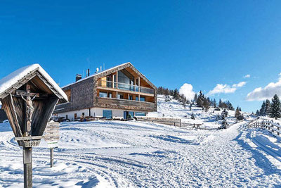 In der Starkenfeldhütte in Südtirol erwarten den Wanderer kulinarische Genussmomente vor malerischer Bergkulisse
