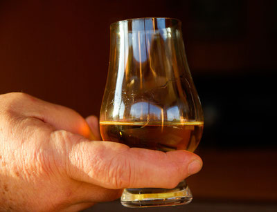 Whisky, Whiskey, Whiskyfaß, Whiskylager, Barrel, Cask, Distillery, Destillerie, 