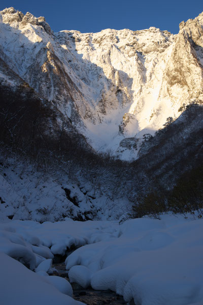 水上の誇る雄大な谷川岳