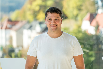 Denis Romaschko Facharzt für Innere Medizin  Arzt in Weiterbildung Kardiologie          Seit 01.10.22 Weiterbildungsassistent für das Fach Kardiologie. Wechselweise mit dem Schwarzwald-Baar Klinikum