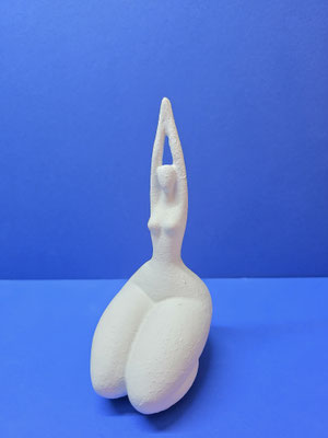 "Frau I",  Höhe 19 cm, Breite 5,5 cm, Tiefe 11 cm, 19,-€