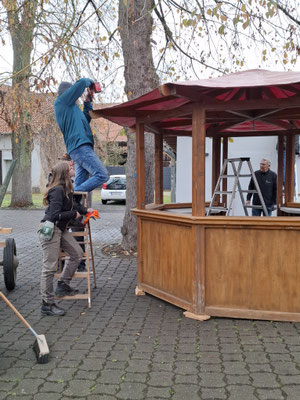 Aufbau Glühweinstand HGV am 29.11.25 so um 11:00 Uhr
