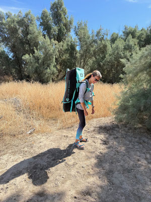 Der SUP Rucksack ist nicht so kompakt und leicht wie der Wanderrucksack!