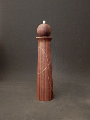 Pfeffer/Stahl,   Schwarznuss/Ahorn,   ca. 7,5 x 32,5 cm,   CHF 120.-,   VIDEO