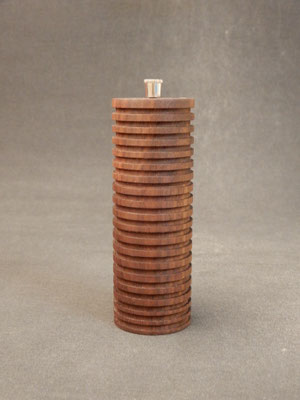 Pfeffer/Stahl, Schwarznuss, ca. 5 x 15 cm, CHF 95.-, Lieferbar