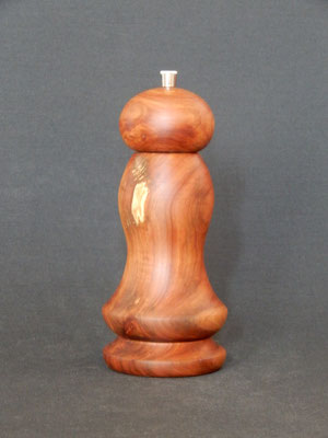 Pfeffermühle,   Stahl/Apfelbaum,   ca. 8,5 x 19,5 cm,   CHF 95.-,   