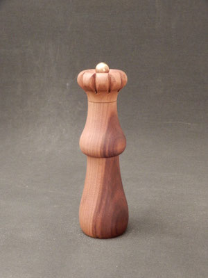 Pfeffer/Stahl,   Schwarznusskern & -Splint,   ca. 6 x 20 cm,   CHF 95.-,   Lieferbar
