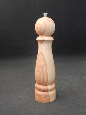 Pfeffer/Stahl,   Esche,   ca. 6,5 x 25 cm,   CHF 95.-,   