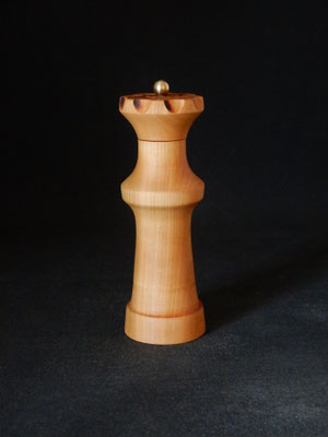 Pfeffer/Stahl,   Kirschbaum gefräst,    ca. 6,5 x 19,5 cm,   CHF 125.-