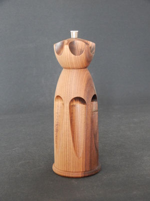 Pfeffermühle, Stahl, Schwarznuss-Splint, ca. 7,5 x 21,5 cm, CHF 115.-
