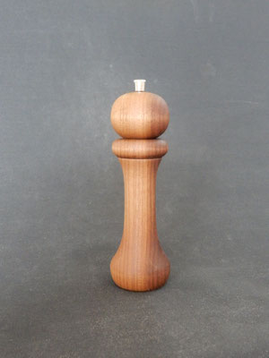 Pfeffer / Stahl,     Schwarznuss (Kern/Splint),     ca. 6 x 20 cm,     CHF 85.-,   Lieferbar