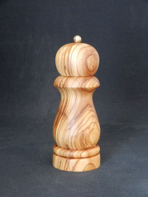 Chili/Stahl,   Olivenholz,   ca. 7 x 19 cm,   CHF 95.-,   VIDEO