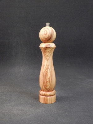 Pfeffer/Stahl, Ölbaum, ca. 5,5 x 24,5 cm, CHF 105.-, VIDEO