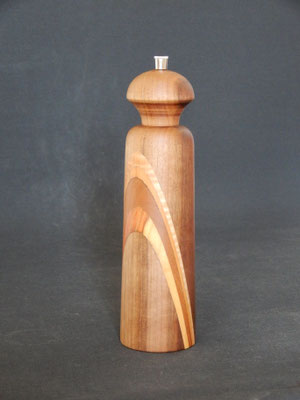 Pfeffermühle,   Stahl/Schwarznuss/div. Einlagen,   ca. 6,5 x 23,5 cm,   CHF 105.-