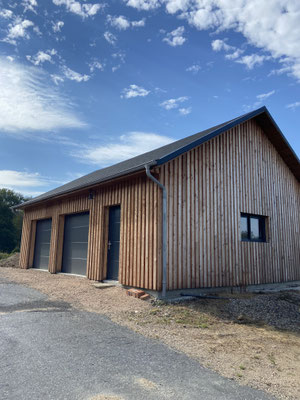 Garage ossature bois sur mesure , bardage mélèze de pays (Ambert 63)