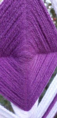 num 19, dim 48x48, tissage 30x30,  42€