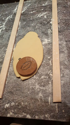 Höhe der Holzleisten = 8 mm