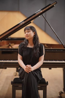 Juin Lee, Pianistin und Klavierlehrerin