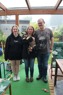 Elmo ist in unsere Nähe bei Familie Brettscheider und Leonberger Thorin