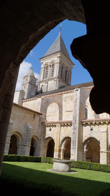 Abbaye romane Saint-Vincent de Nieul