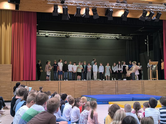 Alle Schülerinnen und Schüler wurden noch einmal vorgestellt
