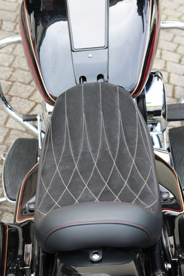 Harley Davidson Electra Glide - Auslaufende Rautensteppung