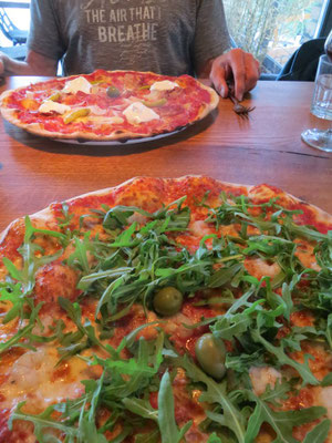 leckere Riesenpizzen