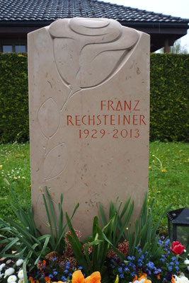 Rosen Grabstein / Kalkstein
