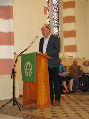 Herr René Hermann liest