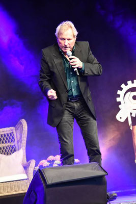 -2025 Anmoderation u.Sänger Bernard Brink