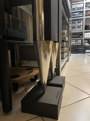 Bang and Olufsen BeoLab 8000 Fuss Base Detailansicht