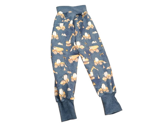 SaSch SelbstgefertigtesausSchwaben Selbstgefertigtes aus Schwaben Sarah Schäuble Handarbeit handmade selbstgemacht Hose Wohlfühlhose Bagger Baustelle