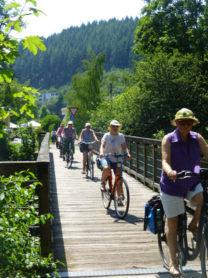 Fahrt über eine der zwanzig Brücken des Ruwer-Hochwaldradweges