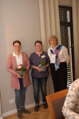 neu berufene Ortsvertreterinnen: Kerstin Otto (links) für Calle und Heide Ehlers (Mitte) für Ochtmannien