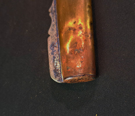 sabre d'officier de maréchaussée modèle 1787 ancien regime details des coups sur la bouterolle .