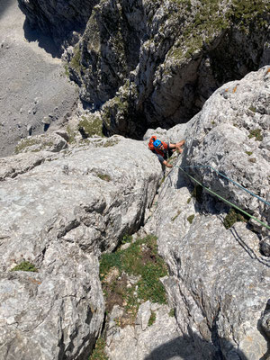 im Risskamin der 5. Seillänge (5+)