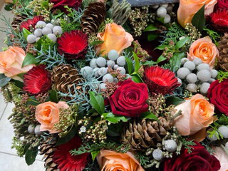 Kranz mit Frischblumen-