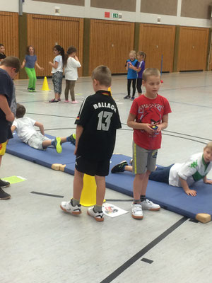 Sport mit Max und Moritz - Klasse 2a und 2b - 2015