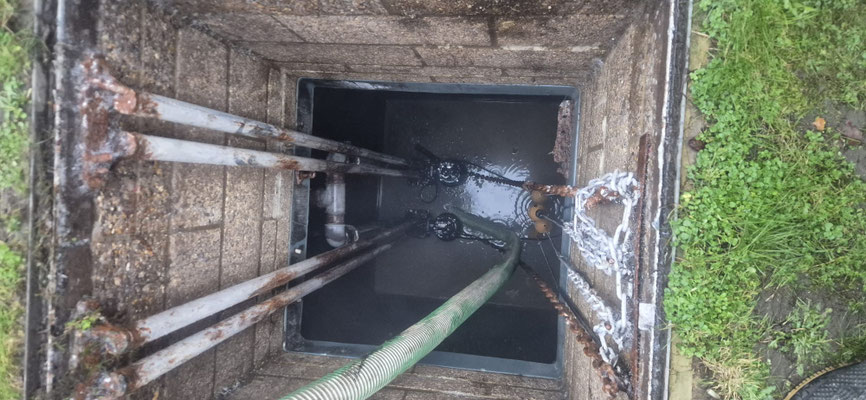  rapid and effective clearance of internal and external drainage blockages using high-pressure water jetting, mechanical cleaning
