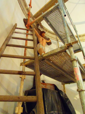 Restauration de statue  , travail polychromie ...