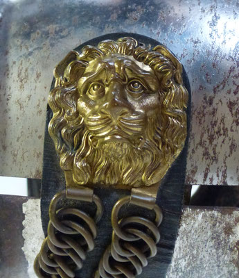 cuirasse officier cuirassier detail des tete de lions 
