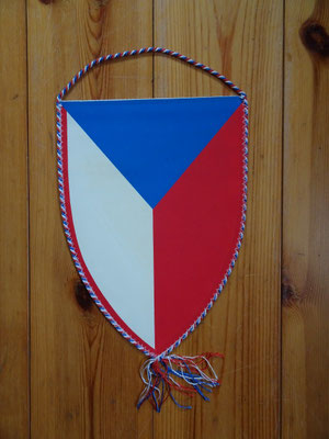 Ehemalige Flagge der Tschechoslowakei und heutige tschechische Flagge