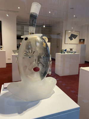 CCAA Studioglas glaskunst glasgalerie glassart blownglass handblown kunsthandwerk unikat collect köln cologne angewandt kunst sammlung ausstellung design paperweight briefbeschwerer exhibition verresoufflé galerieduverre interiordesign 