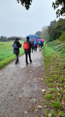 Der Wandertag begann mit Regen.