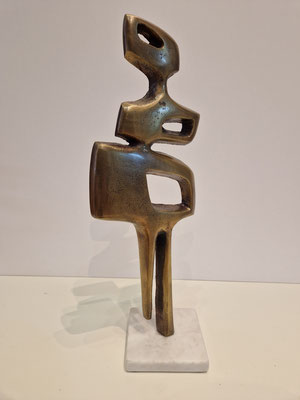 "Die kleine Schwester", Metall auf Granitsockel, Höhe 39cm 159,-€