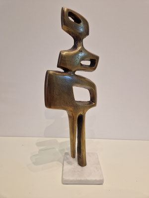 "Die kleine Schwester", Metall auf Granitsockel, Höhe 39 cm 159,-€