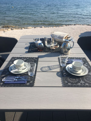 Frühstück am Meer