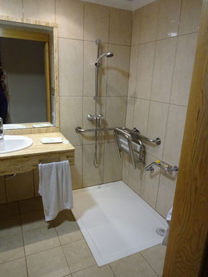 Dusche ohne Vorhang ;)